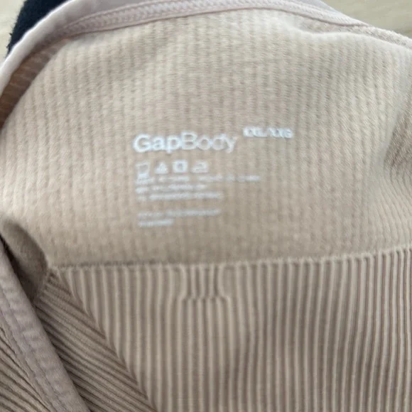 Women's GapBody Ribbed Tan sports bra - Picture 3 of 3